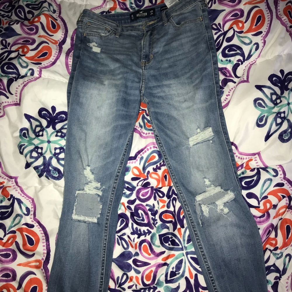 Hollister Super-Stretch, High-Waisted Ripped Jeans
